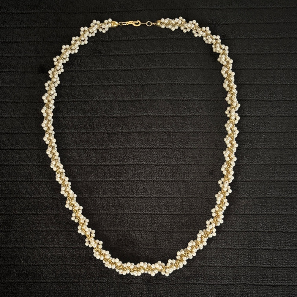 Vintage Elegant Pearl and Gold Necklace 24.5” length